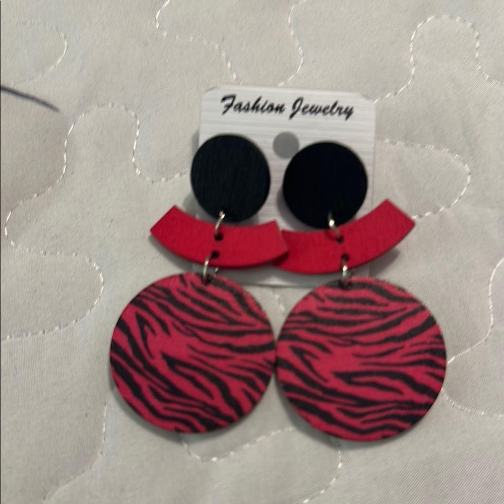 Fashion Jewelry Red and Black Retro Earrings